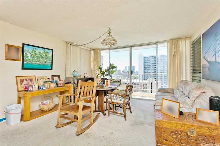 1130 Wilder Avenue #901 Honolulu, HI 96822