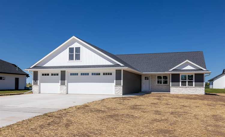 1456 Chickory Ct De Pere, Town of Lawrence, WI 54115