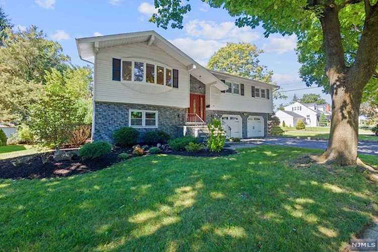96 Cornell Avenue Hawthorne, NJ 07506