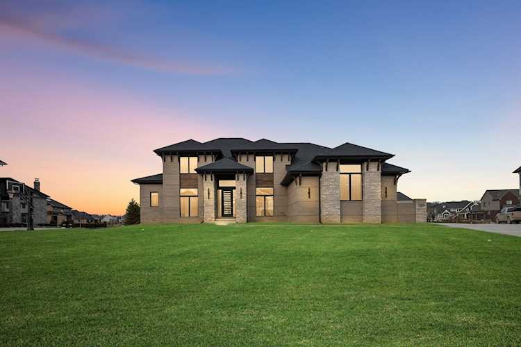 3818 Royal Berkshire Ln Oakland, MI 48363