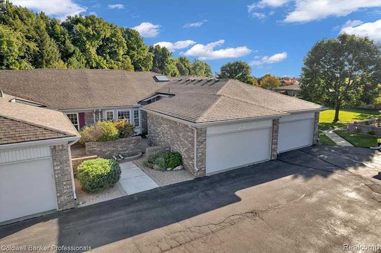 48698 French Creek Shelby Twp, MI 48315