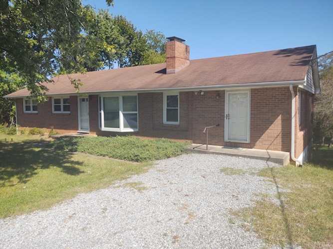 3545 Wards Rd Altavista, VA 24517