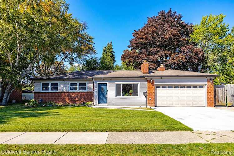 20631 Tullio St Clinton Township, MI 48035