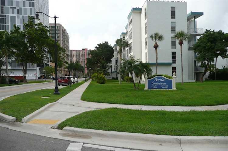 200 177th Dr #315 Sunny Isles Beach, FL 33160