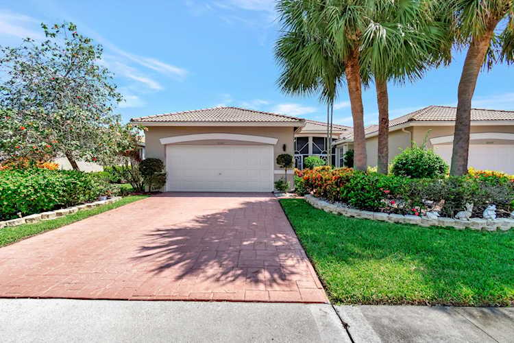 10561 Royal Caribbean Circle Boynton Beach, FL 33437