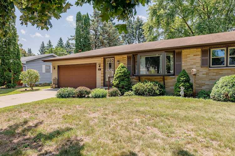 1167 Nova Ln Green Bay, WI 54304-4226 home for sale, MLS#50279131 - Dallaire Realty Photo 1