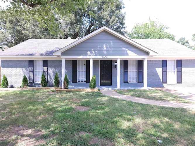 824 Valley Springs Dr Southaven, TN 38671