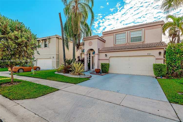 861 NW 155th Ter Pembroke Pines, FL 33028
