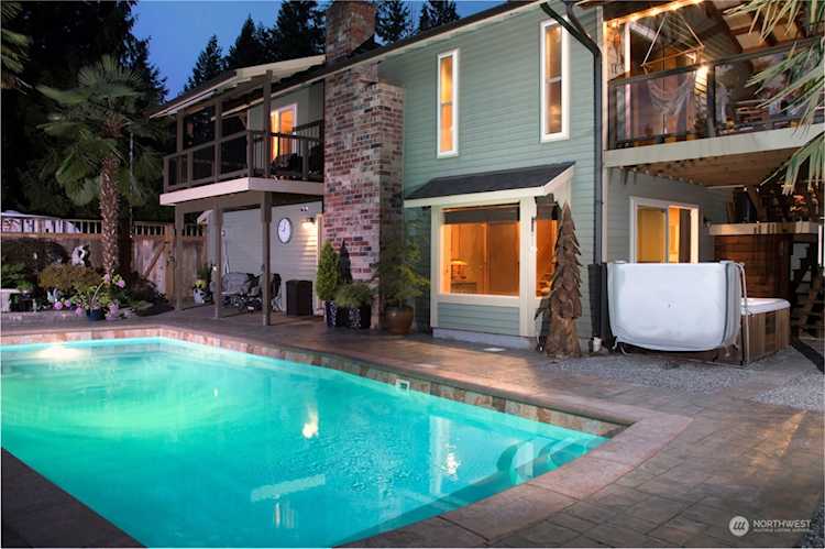 14502 43rd Ave W Lynnwood, WA 98087