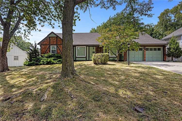10028 Monrovia St Lenexa, KS 66215