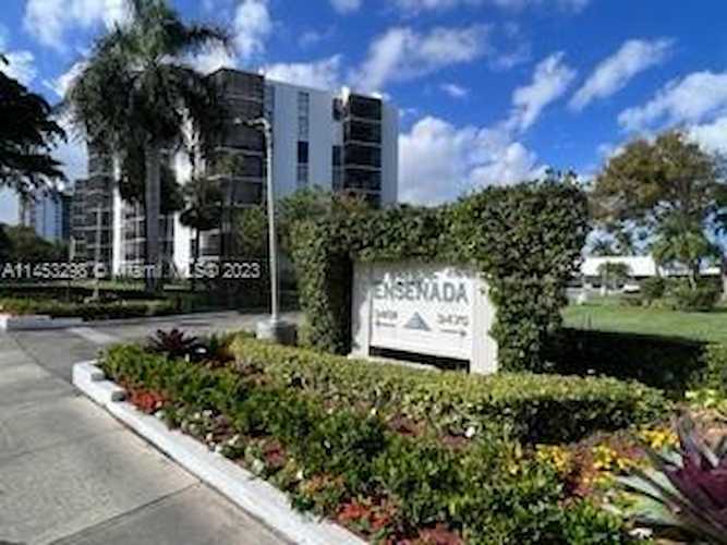 3475 N Country Club Dr #302 Aventura, FL 33180