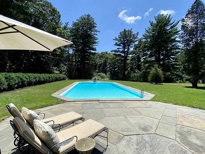 120 Grapevine Rd Wenham, MA 01984