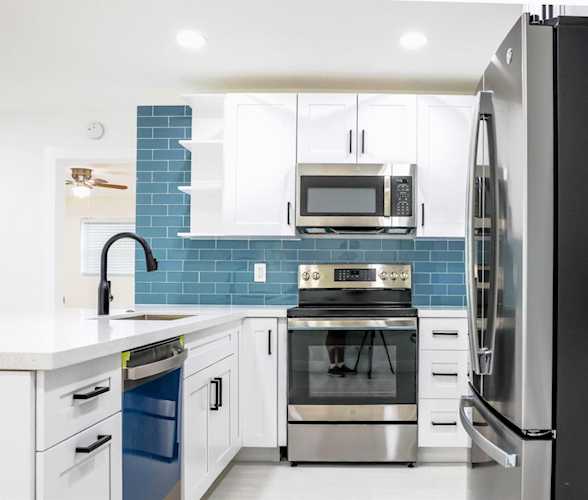 715 SW 2nd Street Street Boynton Beach, FL 33435
