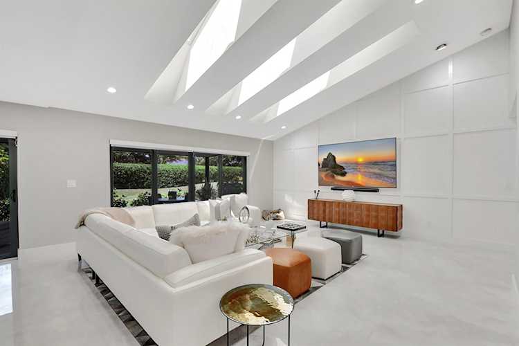 20109 Waters Edge Drive #302 Boca Raton, FL 33434