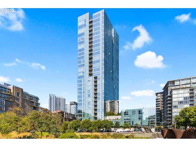 1075 NW Northrup ST #204 Portland, OR 97209