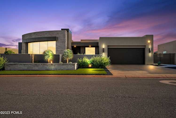 692 E South Wall Circle Ivins, UT 84738