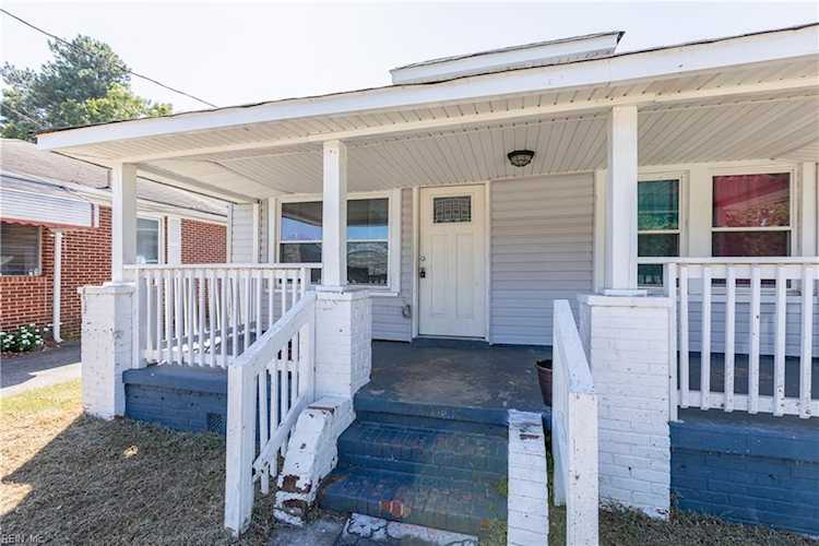 107 N Division St Suffolk, VA 23434