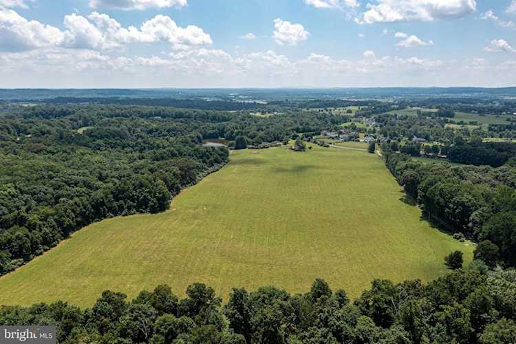 43272 Evans Pond Rd Leesburg, VA 20176