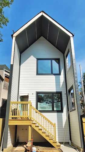 2219 N Kimball Ave #1F Chicago, IL 60647