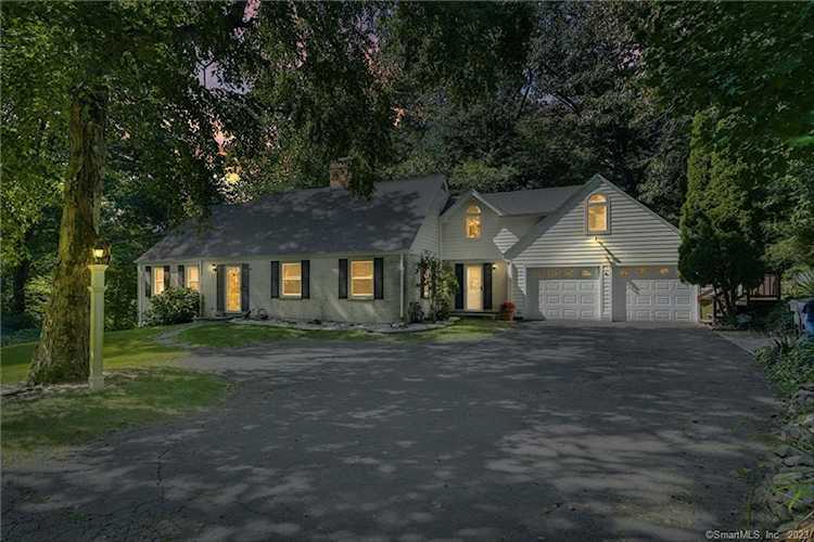 1525 Huntington Turnpike Trumbull, CT 06611