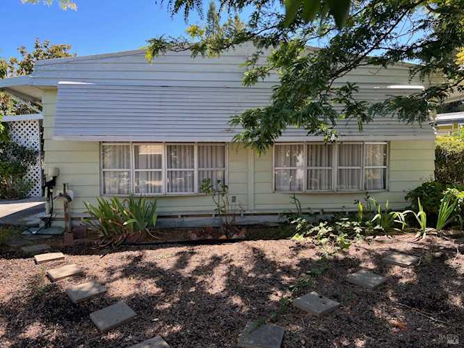 93 Sequoia Circle Santa Rosa, CA 95401
