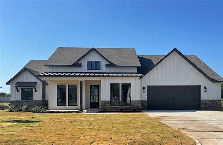 1041 County Road 337 Glen Rose, TX 76043