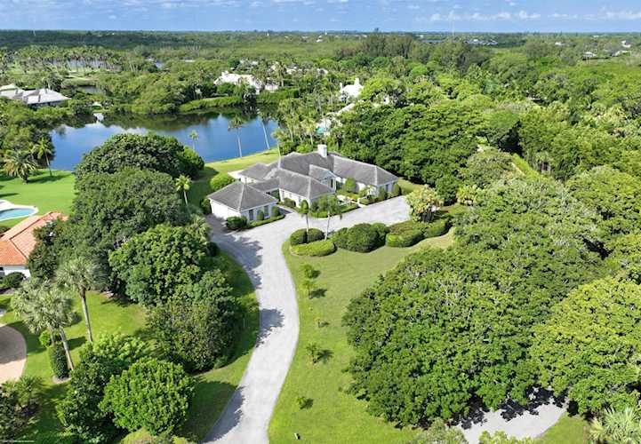 4 N Bassett Creek Trail Hobe Sound, FL 33455