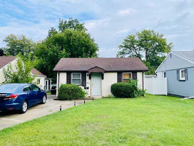 511 N Elmwood Dr Aurora, IL 60506