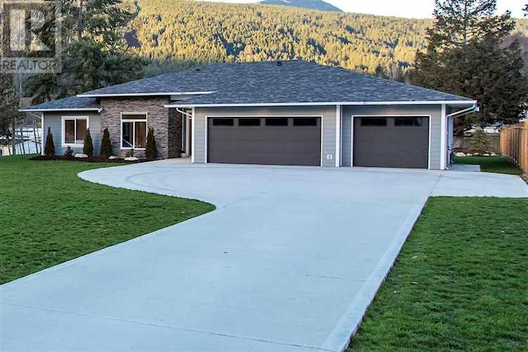1436 Moondance Place Gibsons, BC V0N1V5