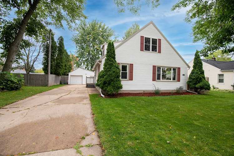 135 W Peckham St Neenah, City of Neenah, WI 54956