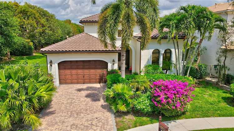 18019 Lake Azure Way Boca Raton, FL 33496