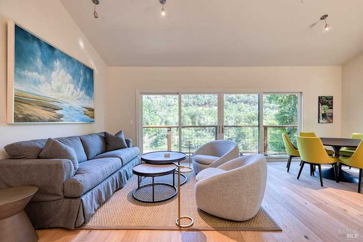 2439 N Fitch Mountain Road Healdsburg, CA 95448