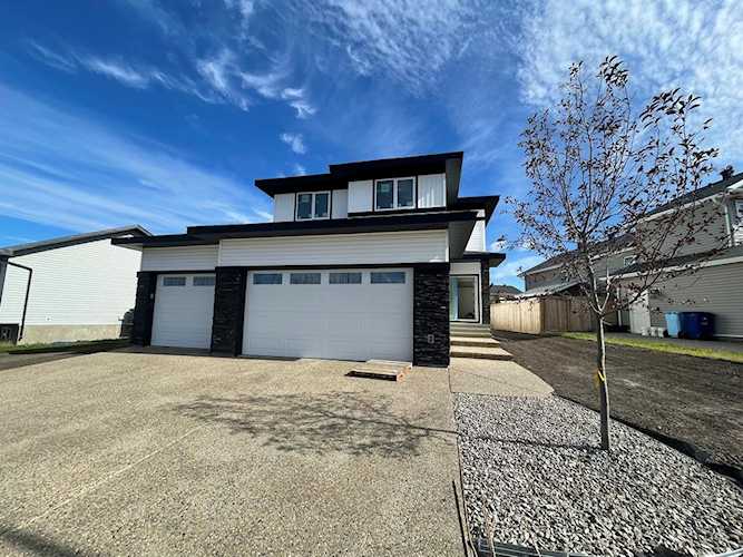304 Beacon Hill Dr Fort McMurray, AB T9H 2