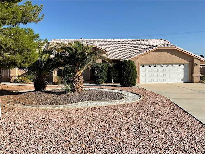 15949 Saint Timothy Rd Apple Valley, CA 92307