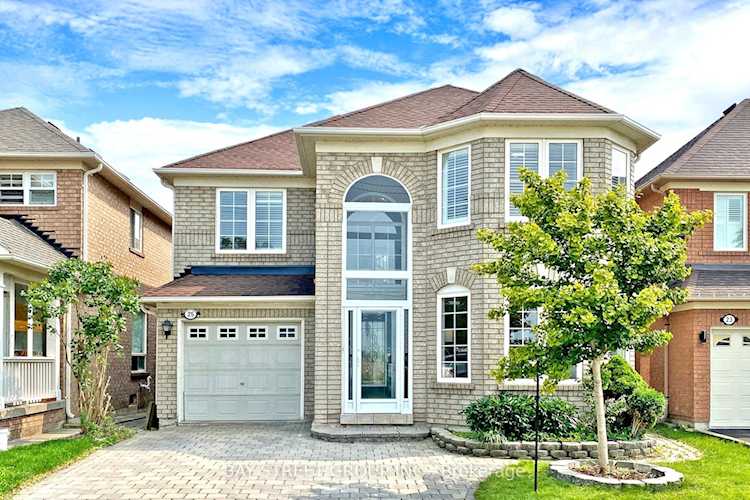 25 Tower Bridge Cres Markham, ON L6C 2M8