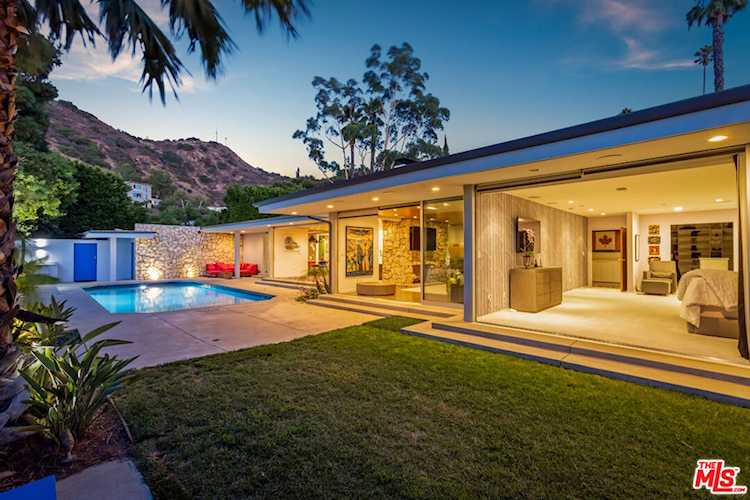 7979 Mulholland Dr Los Angeles, CA 90046