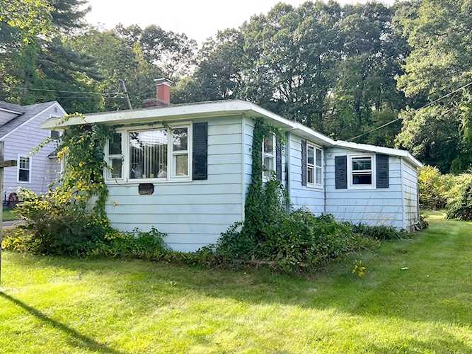 1148 Stafford St Leicester, MA 01542