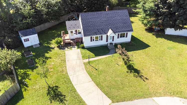 33 Arrow Ln Nashua, NH 03060