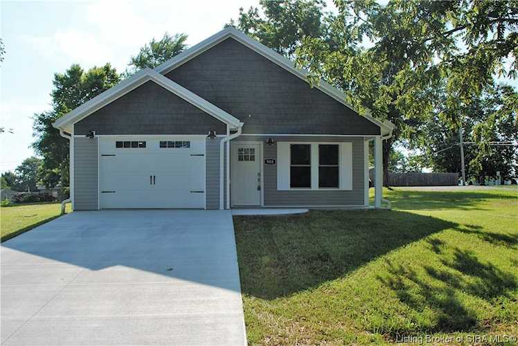 908 N Locust St Salem, IN 47167