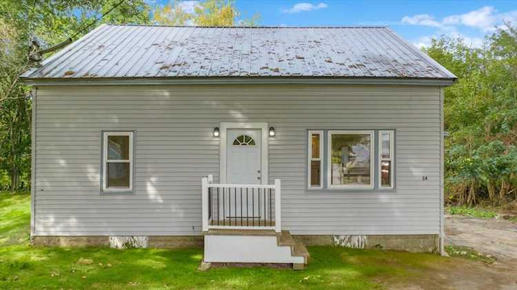 34 Victor St Lewiston, ME 04240