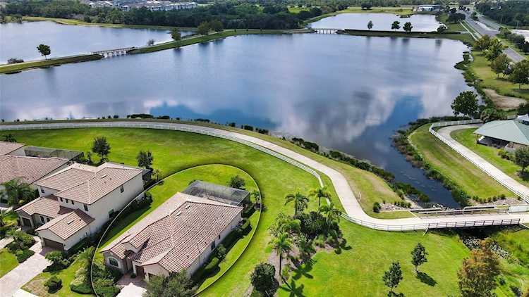 13102 Bridgeport CROSSING Lakewood Ranch, FL 34211