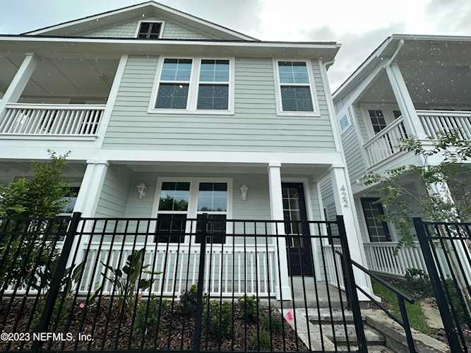 422 S 8th ST S Fernandina Beach, FL 32034
