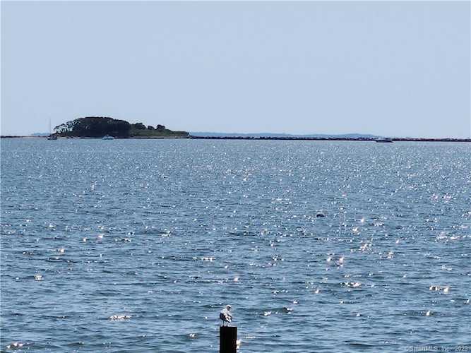 169 Shore Rd #169B Clinton, CT 06413