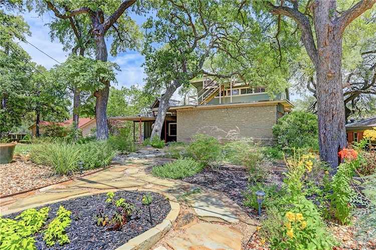 1502 Hillmont ST Austin, TX 78704