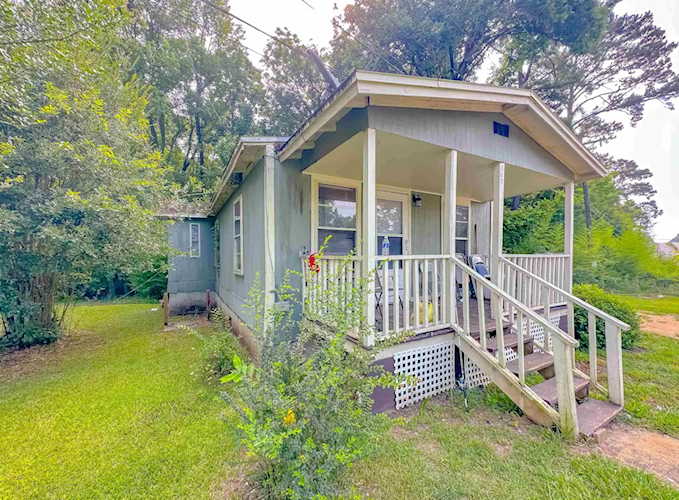 958 E Jefferson Quincy, FL 32352