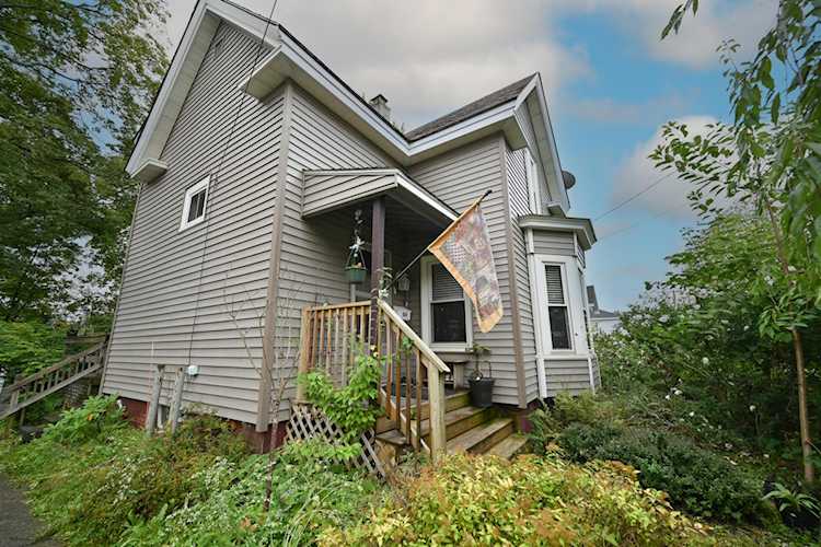 104 3rd St Bangor, ME 04401