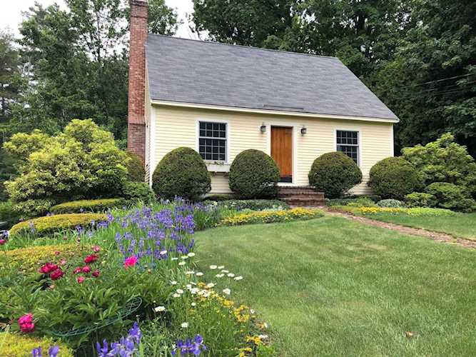 7 Willow Vale Rd Atkinson, NH 03811