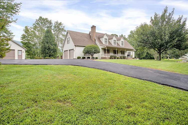 1441 Edgebrook, Salem, VA 24153 | MLS 901631 Photo 1