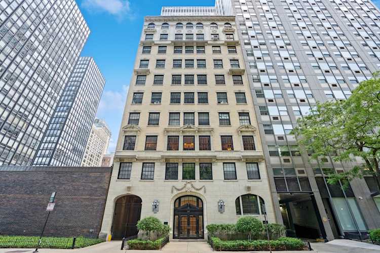 257 E Delaware Place #3 Chicago, IL 60611