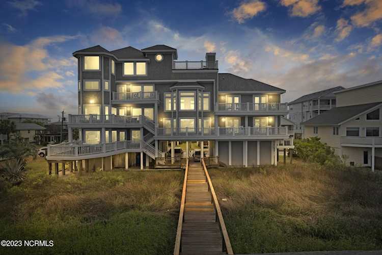1107 Canal Dr Carolina Beach, NC 28428